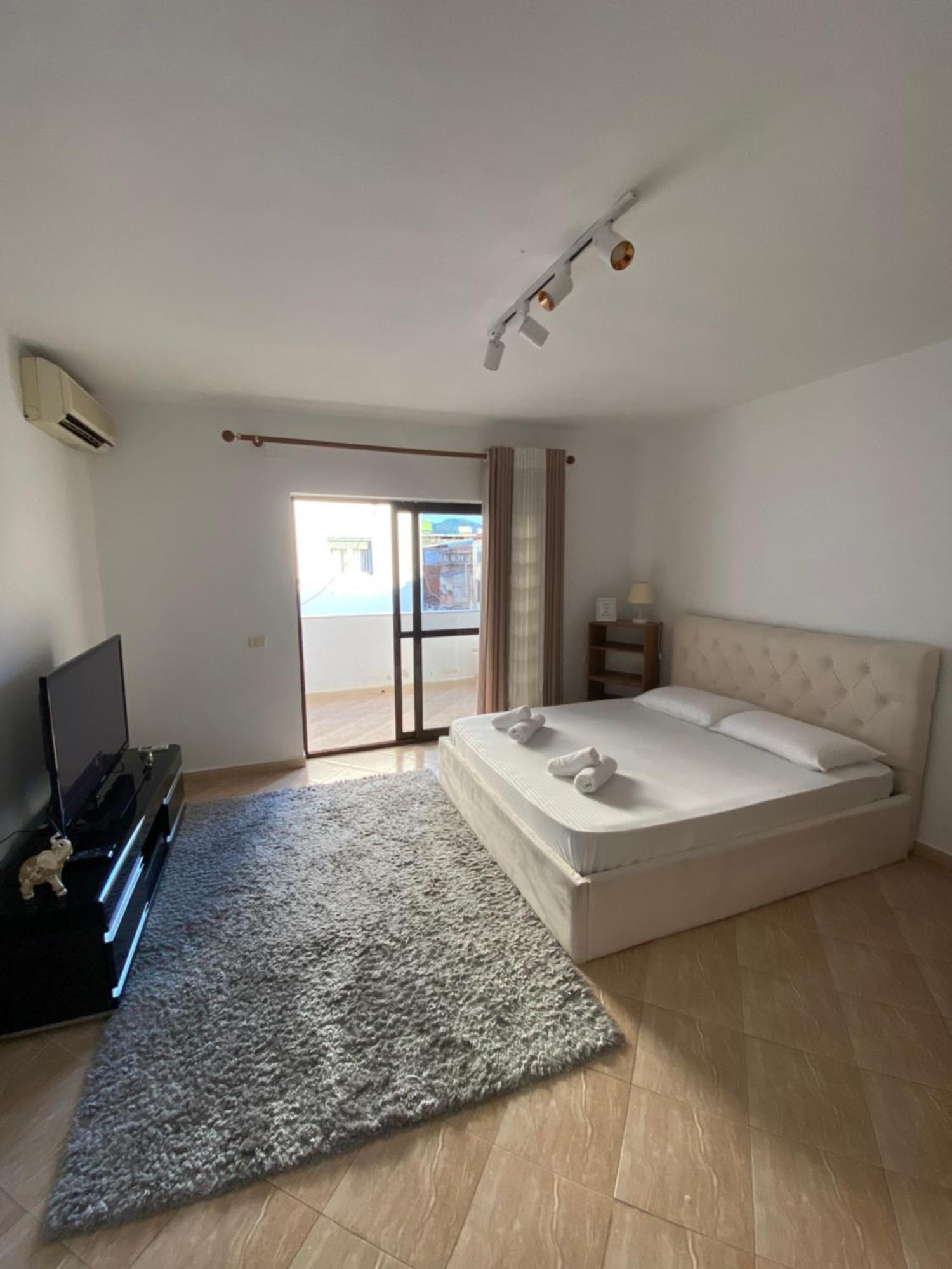 Myslym Shyri Studio 2 Tirana Bagian luar foto