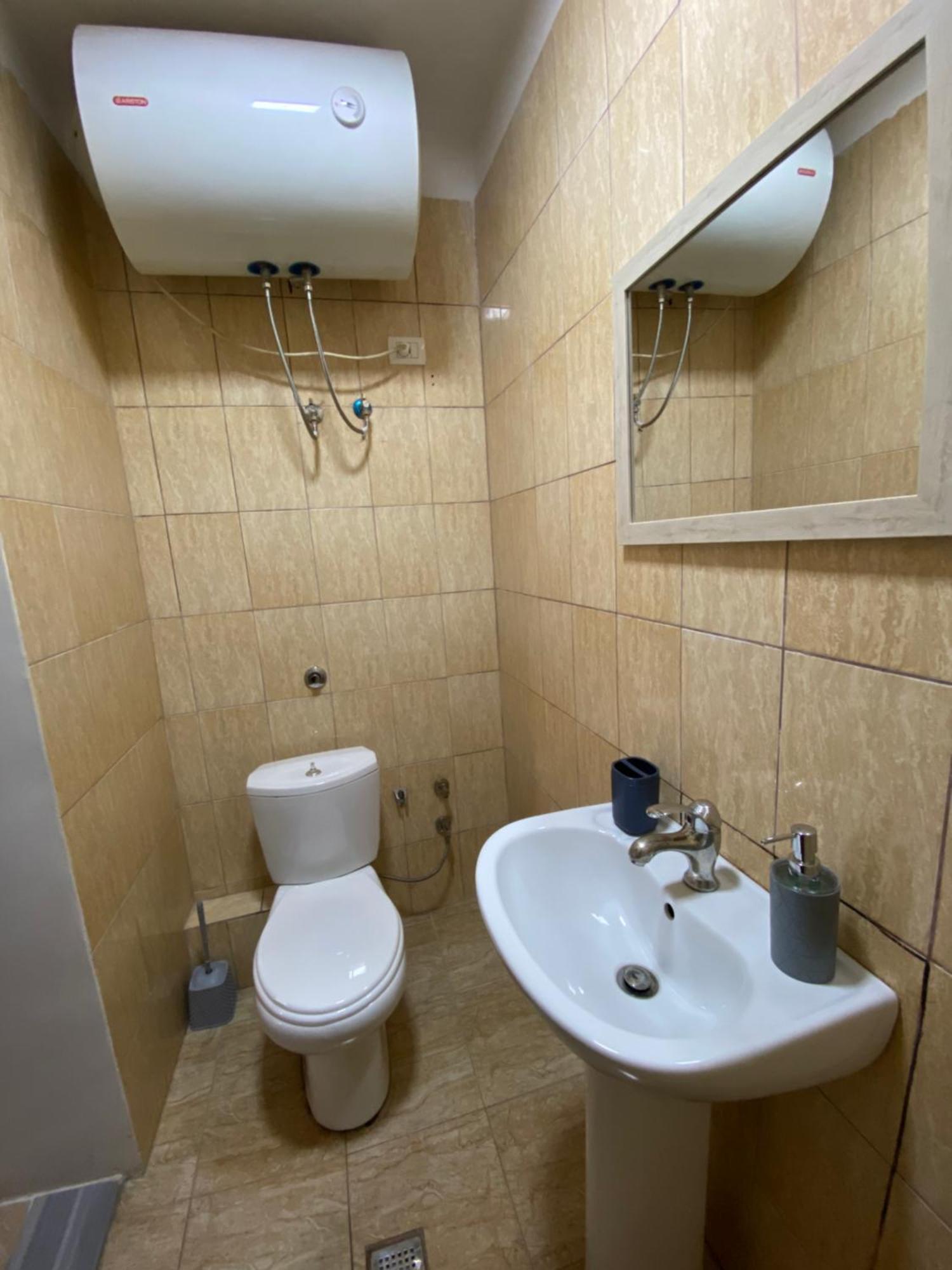 Myslym Shyri Studio 2 Tirana Bagian luar foto